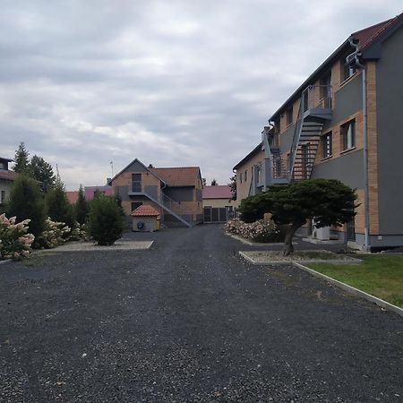 Ubytovani Na Statku Racice Buitenkant foto